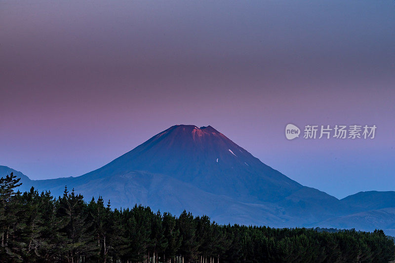 恩高鲁霍山，汤加里罗国家公园，新西兰