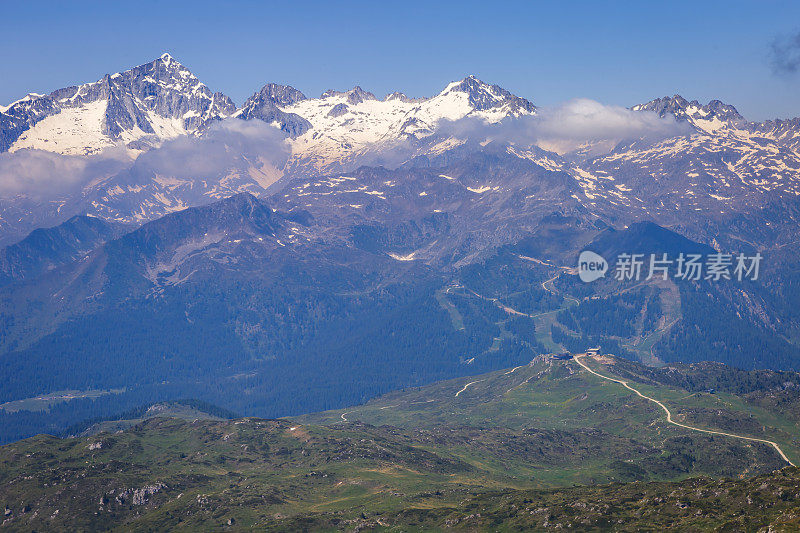 田园诗般的阿尔卑斯风景-麦当娜迪坎皮格利奥，布伦塔白云石阿尔卑斯-意大利