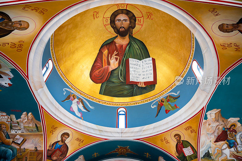图为塞浦路斯帕福斯的圣尼古拉斯教堂内部