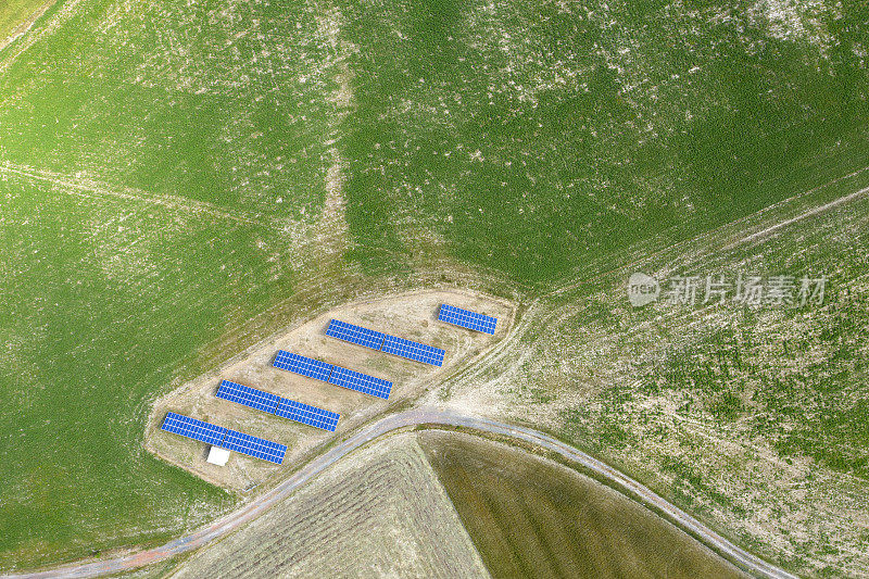 农村太阳能电池板鸟瞰图