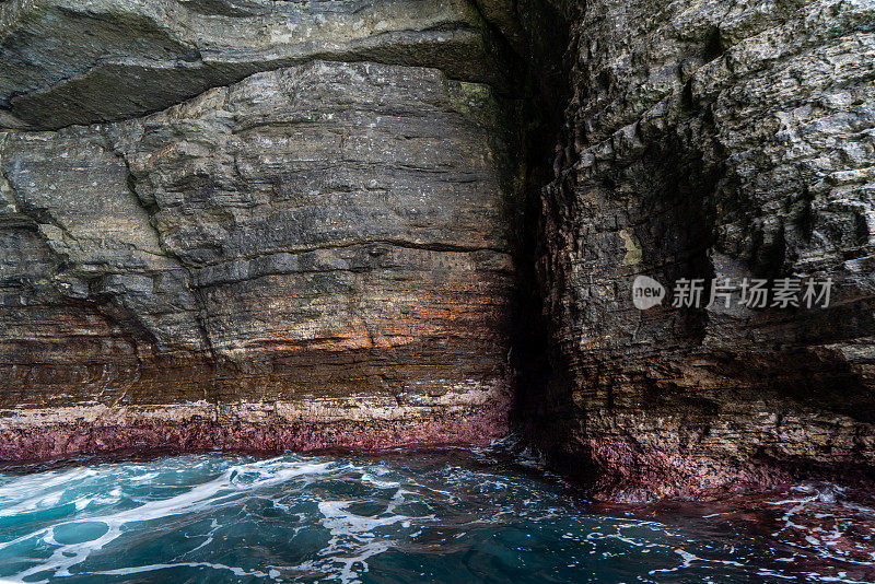 角豪伊，鹰颈海岸悬崖在塔斯曼国家公园保护区，阿瑟港，澳大利亚塔斯马尼亚