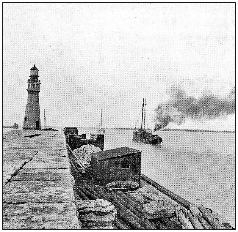 中部各州历史城镇的古老黑白照片:布法罗，旧防波堤上的灯塔
