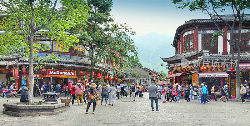 中国戴利古城的街头生活。