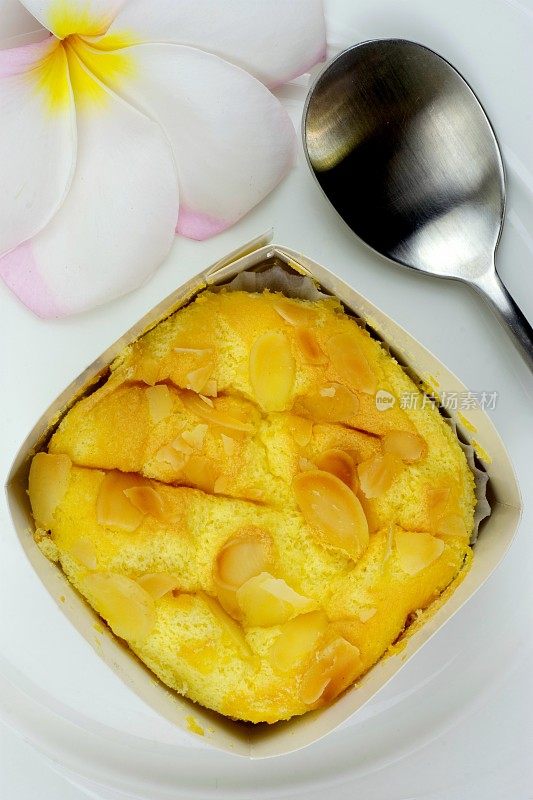 杏仁海绵蛋糕-烘焙点心。