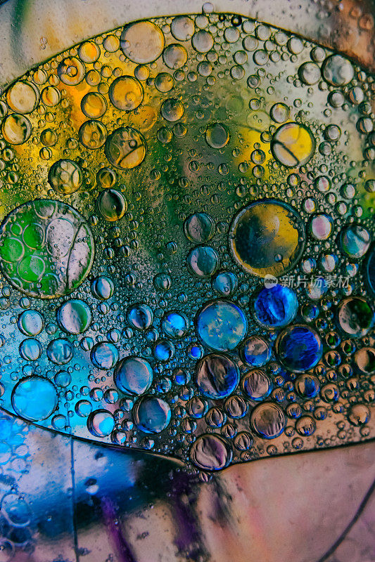 水和油气泡颜色抽象