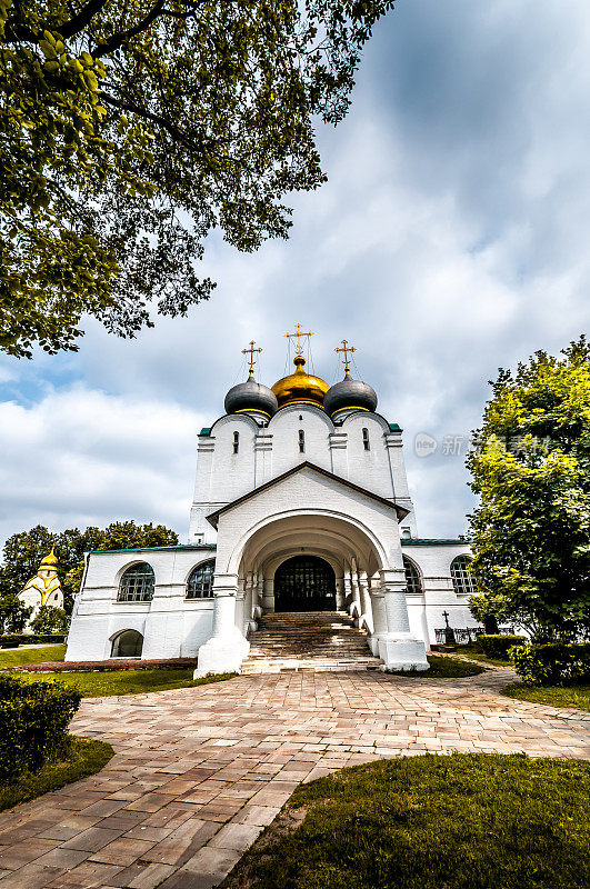 俄罗斯莫斯科，斯摩棱斯克圣母公园附近