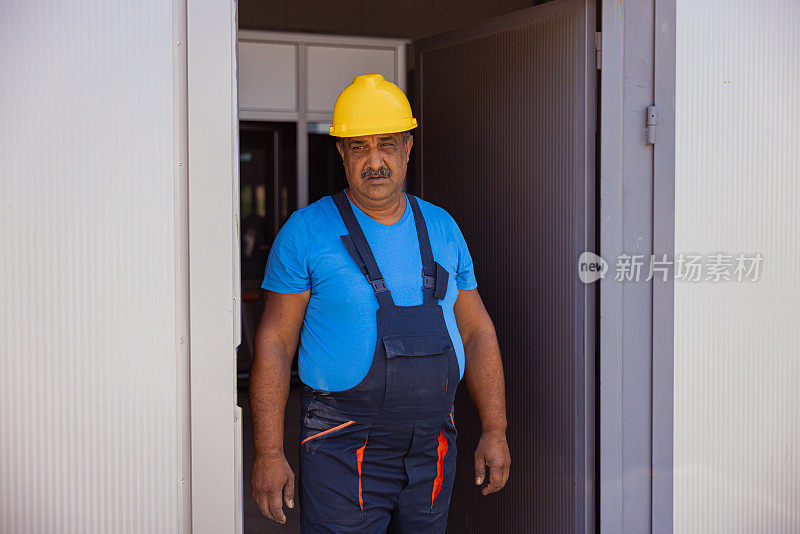 印度建筑工人正在休息