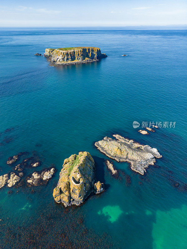 绵羊岛是北爱尔兰巴林托伊海岸的另一个露出地面的岛屿