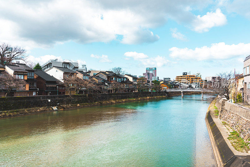 日本金泽东茶屋地区附近的浅ana河