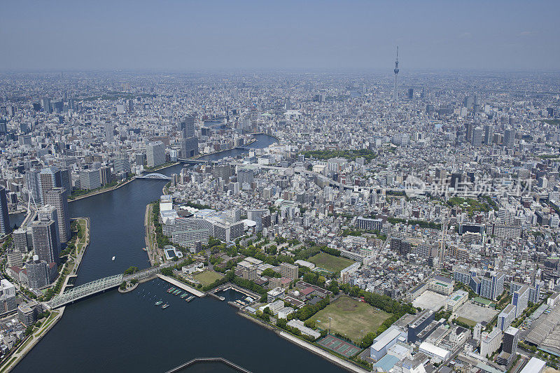 五岛站从南侧向天空树塔方向航拍，东京琴东