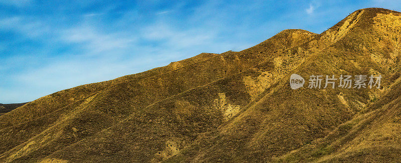 美国加州I-5公路沿线的山腰