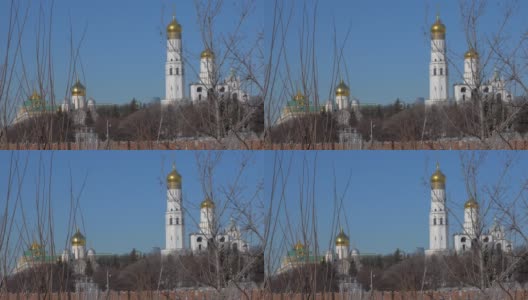 冬季莫斯科一座有着金色穹顶的俄罗斯东正教教堂高清在线视频素材下载