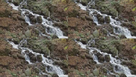 慢动作高清镜头的小瀑布在森林与气泡高清在线视频素材下载