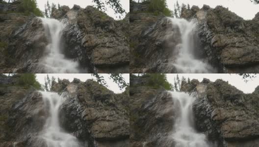 粗糙的山瀑布高清在线视频素材下载