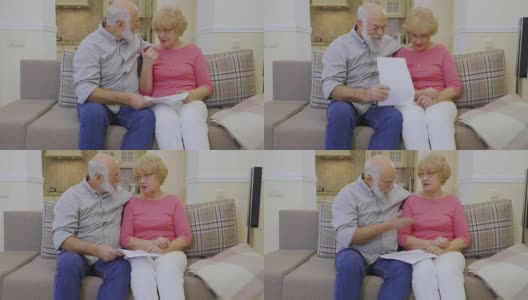 老人和妻子谈房租高清在线视频素材下载