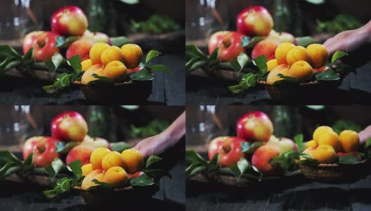 夏天的水果放在木桌上高清在线视频素材下载