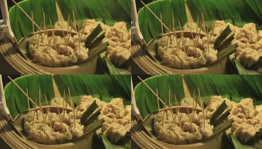 街头泰国食品，肉和蔬菜饺子在曼谷的市场，泰国高清在线视频素材下载