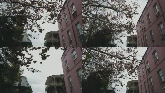 新奥尔良市中心的法国区住宅楼在阴天下的一天高清在线视频素材下载