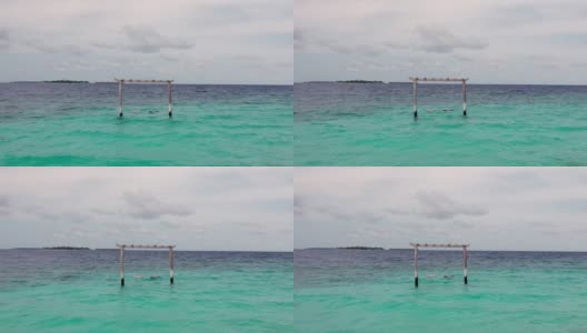 万向节镜头在马尔代夫的海洋，波浪和全景高清在线视频素材下载