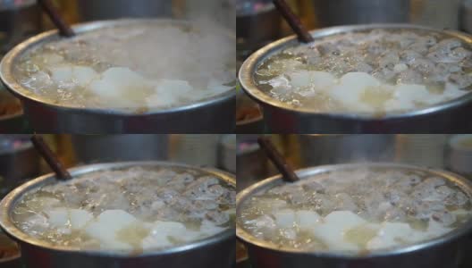 中国，台湾夜市的街头小吃肉丸汤和猪蹄高清在线视频素材下载