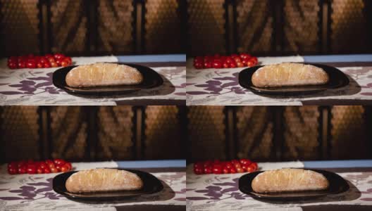 做意大利腊肠三明治的定格动画高清在线视频素材下载