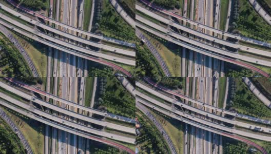 无人机视角下的高速公路交叉口汽车交通和运输技术概念高清在线视频素材下载