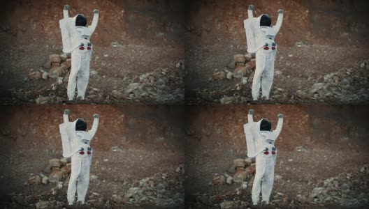 宇航员庆祝胜利高清在线视频素材下载