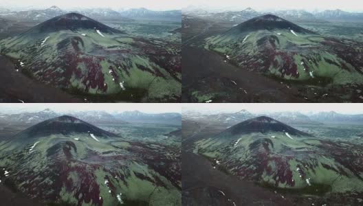 冰岛的火山和公路鸟瞰图高清在线视频素材下载