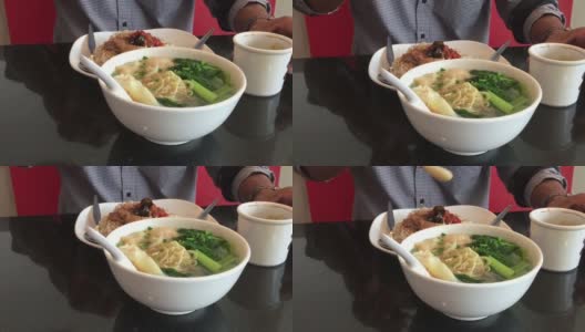 虾饺馄饨面汤高清在线视频素材下载