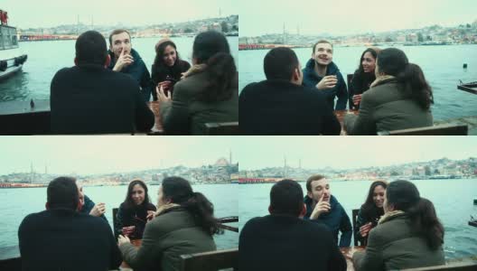 一群土耳其朋友在喝传统茶高清在线视频素材下载