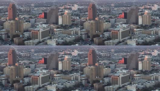 空中时光流逝，圣安东尼奥市从早到晚的市中心高清在线视频素材下载