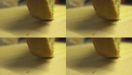 Macro Bread Crust Refocus切菜板高清在线视频素材下载