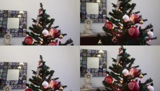 圣诞树和心形的球与古董钟和镜子高清在线视频素材下载