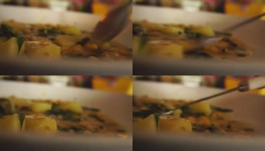 盘子里的土豆甜玉米汤高清在线视频素材下载