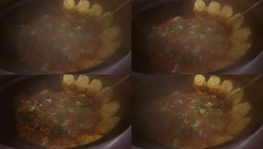 中国菜，大铁锅炖鱼高清在线视频素材下载