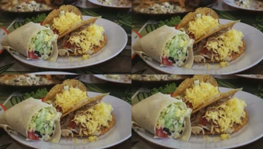 墨西哥奶酪玉米卷和玉米煎饼巨大的盘子高清在线视频素材下载