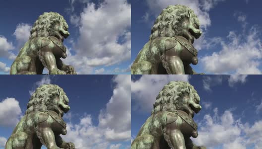 中国北京紫禁城守护狮子铜像高清在线视频素材下载