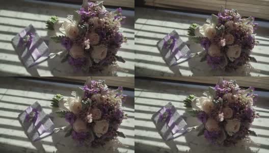 新娘的花束和紫罗兰的邀请高清在线视频素材下载