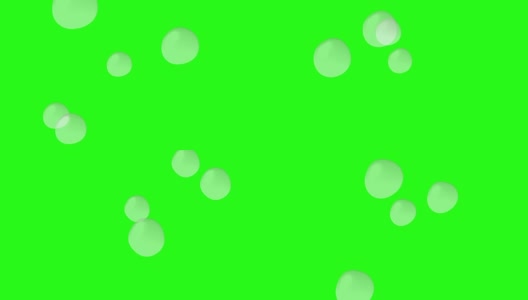 在绿色屏幕背景上流动的肥皂泡高清在线视频素材下载