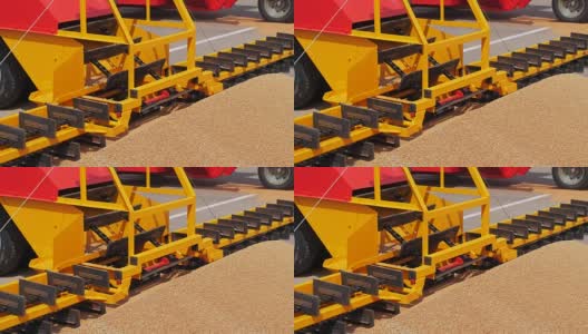 现代谷物装载机和分离农用机械车辆，用于耕作用收获机械高清在线视频素材下载