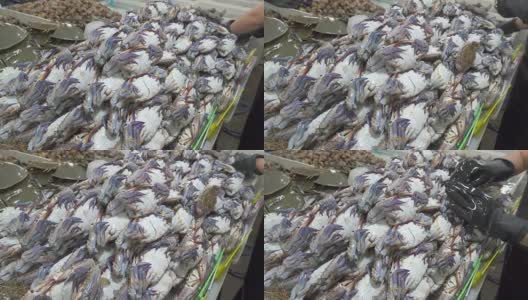 华欣市场的新鲜海鲜展示。高清在线视频素材下载