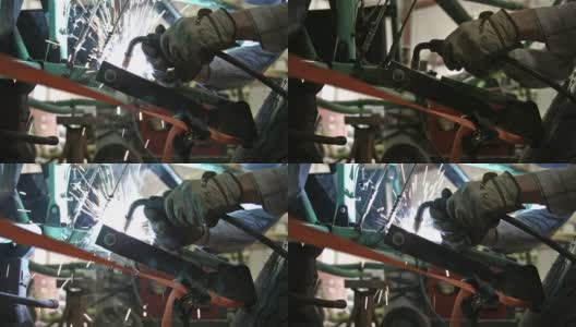 HD车间焊接钢车场高清在线视频素材下载