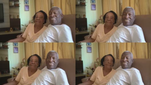 家中一对老年夫妇的肖像高清在线视频素材下载