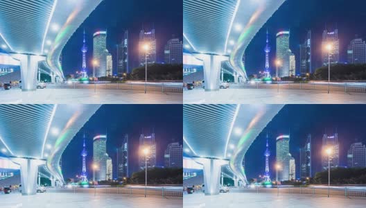 城市道路旁的桥梁和夜景的建筑在上海时间流逝4k高清在线视频素材下载