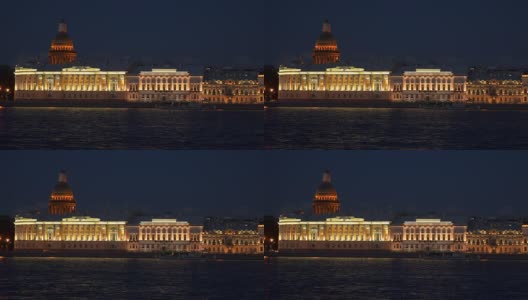 夜间圣彼得堡海军部堤岸高清在线视频素材下载