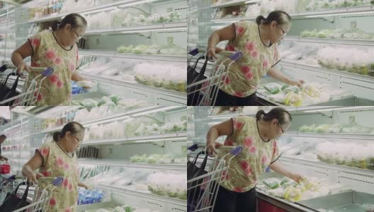 奶奶在超市购物高清在线视频素材下载