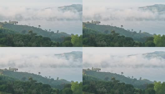 在泰国清莱省的湄苏艾地区，带有移动雾的湄苏艾水库位于一个自然盆地下游峡谷的狭窄部分。高清在线视频素材下载