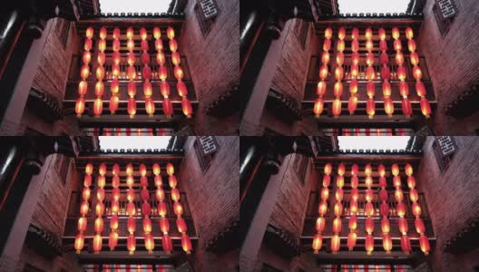 红灯笼在中国古镇的大街上高清在线视频素材下载
