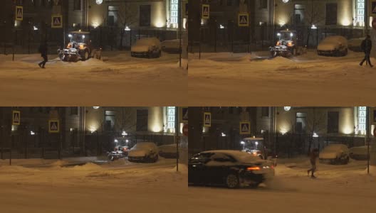 在冬天的大雪中，人们和汽车在夜晚沿着街道行驶高清在线视频素材下载