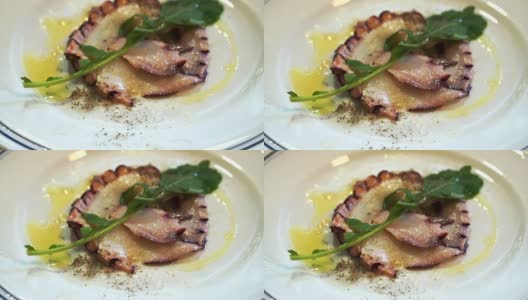 煮熟的章鱼片和橄榄油一起食用高清在线视频素材下载